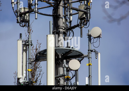 Antenne radio e amplificatori per reti mobili Praga Repubblica Ceca Foto Stock