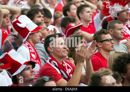 Poznan, Polonia, ventola di miglio a Plac Wolnosci quando gioco di apertura Foto Stock