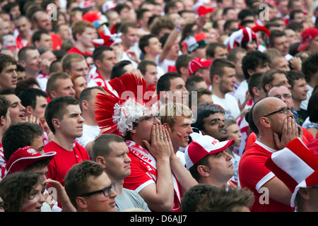 Poznan, Polonia, ventola di miglio a Plac Wolnosci quando gioco di apertura Foto Stock