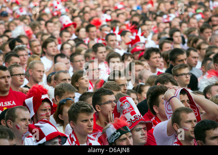 Poznan, Polonia, ventola di miglio a Plac Wolnosci quando gioco di apertura Foto Stock