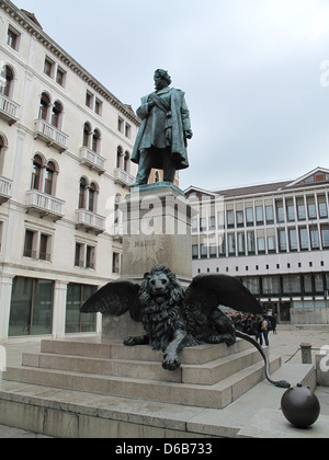 Statua di statista italiano Daniele Manin a Venezia Italia Foto Stock