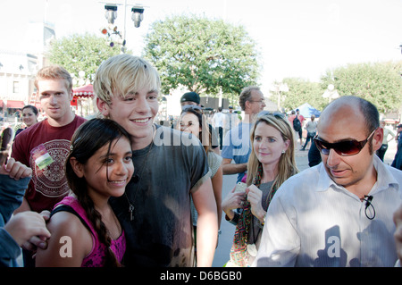 Ross Lynch "Austin & alleato" stella aspetto presso il Disneyland Resort, Anaheim, California USA Foto Stock