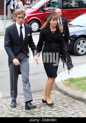 Il principe Luigi di Lussemburgo e di sua moglie la principessa Tessy di Lussemburgo arriva per il servizio funebre del funerale della contessa di Alix de Lannoy a Frasnez-LEZ-ANVAING, Belgio il 31 agosto 2012. La madre della contessa di Stephanie de Lannoy, fidanzata del Granduca Guillaume di Lussemburgo, è morto di una corsa di domenica 26 agosto, 2012. Ella era di 70 anni di età. Foto: Albert Nieboer/Paesi Bassi o Foto Stock