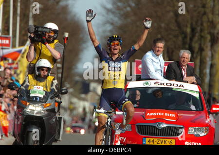 Valkenburg, Olanda. Il 14 aprile, 2013. Roman KREUZIGER vince la Amstel Gold Race nella provincia di Limburgo olandese. Foto Stock