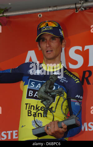 Valkenburg, Olanda. Il 14 aprile, 2013. Roman KREUZIGER vince la Amstel Gold Race nella provincia di Limburgo olandese. Nella foto il podio Foto Stock