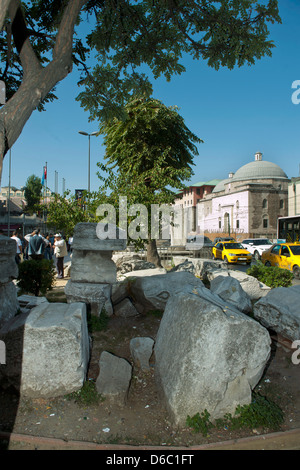 Türkei, Istanbul, Beyazit, Ordu Caddesi ( Verlängerung der Divan Yolu ), Forum des Teodosio (Forum Tauri) Foto Stock