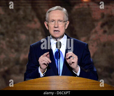 Stati Uniti Il leader della maggioranza del Senato Harry Reid (Democratico del Nevada) rende il commento al 2012 Convenzione Nazionale Democratica in Charlotte, North Carolina martedì 4 settembre 2012. .Credito: Ron Sachs / CNP.(restrizione: NO New York o New Jersey o giornali quotidiani nel raggio di 75 miglia da New York City) Foto Stock