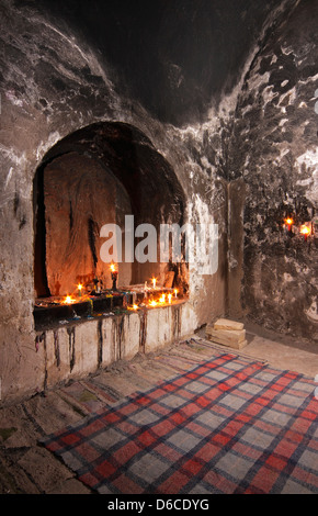 All'interno di cristiano e multi fede Santuario dove la gente da tutta l'Iraq venite a pregare, prego, desiderio e di culto. Koya, Kurdistan Foto Stock