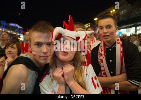 Poznan, Polonia, ventola di miglio a Plac Wolnosci durante il loro UEFA Euro 2012 la Polonia contro la Russia Foto Stock