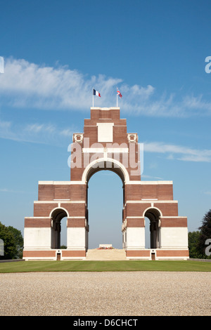 Il Thiepval Memorial, il Memoriale per la mancanza delle Somme, Francia. Progettato da Sir Edwin Lutyens. Foto Stock