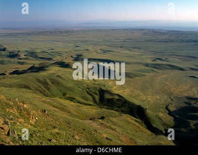 La Georgia a nord ovest Azerbaigian area desertica con vista da David Gareja Monastero Foto Stock