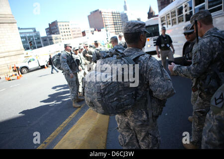 Boston, Massachusetts, USA. 16 Aprile, 2013. Boston, Massachusetts rimane in allerme Martedì, Aprile 16, 2013 Il giorno dopo la Maratona di Boston bombardamenti. (Immagine di credito: credito: Ken gru/ZUMAPRESS.com/Alamy Live News) Foto Stock