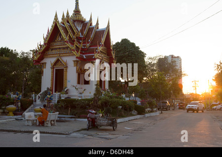 Wat Suwan Khiri Khet tempio buddista - Karon Beach - Phuket - Thailandia Foto Stock