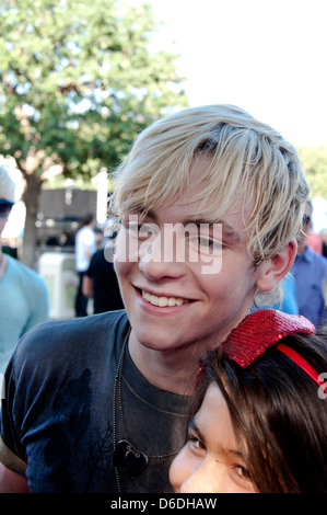 Ross Lynch "Austin & alleato" stella aspetto presso il Disneyland Resort, Anaheim, California USA Foto Stock