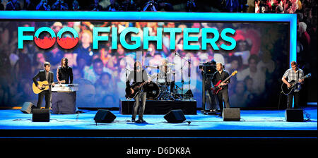 Foo Fighters eseguire al 2012 Convenzione Nazionale Democratica in Charlotte, North Carolina, giovedì 6 settembre 2012. .Credito: Ron Sachs / CNP.(restrizione: NO New York o New Jersey o giornali quotidiani nel raggio di 75 miglia da New York City) Foto Stock