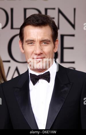 Attore britannico Clive Owen assiste la sessantanovesima Annuale di Golden Globe Awards presentato dalla Hollywood Foreign Press Association in Hotel Beverly Hilton di Los Angeles, Stati Uniti d'America, il 15 gennaio 2012. Foto: Hubert Boesl Foto Stock