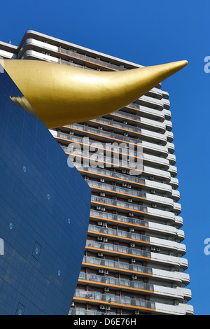 Asahi Beer quartier generale con una fiamma oro, Asakusa, Tokyo, Giappone Foto Stock