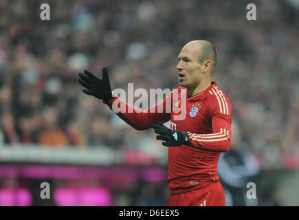 Monaco di Baviera Arjen Robben gesti durante la Bundesliga partita FC Bayern Monaco contro il VfL Wolfsburg a stadio Allianz Arena di Monaco di Baviera, Germania, 28 gennaio 2012. Monaco di Baviera ha vinto 2-0. Foto: Andreas Gebert Foto Stock