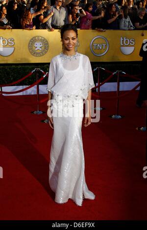 Noi attrice Zoe Saldana assiste la diciottesima edizione schermo Actor's Guild - SAG - premi a Shrine Auditorium di Los Angeles, Stati Uniti d'America, il 29 gennaio 2012. Foto: Hubert Boesl Foto Stock