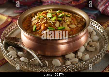 Gajar halwa carota halwa tradizionale dessert indiani Foto Stock