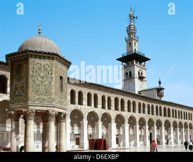 La Siria. Damasco. Umayyad moschea o Grande Moschea di Damasco. Costruito all'inizio dell'VIII secolo. Cortile. Foto Stock