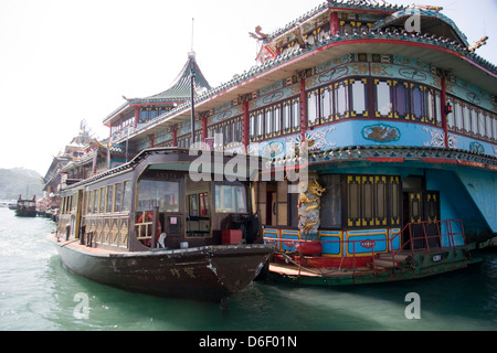 Barche decorativo in Aberdeen Porto di Hong Kong, Cina Foto Stock