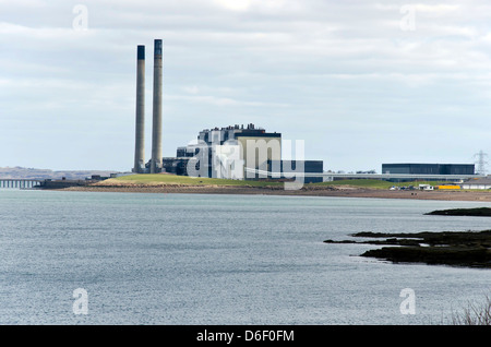 Guardando ad est verso Cockenzie Power Station in East Lothian, Scozia. Foto Stock