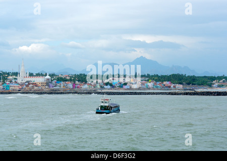 Il servizio di traghetto per Vivekananda Rock Memorial, Kanyakumari, Tamil Nadu, India Foto Stock