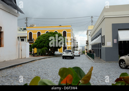 Strada di ciottoli nella vecchia San Juan, Puerto Rico Foto Stock