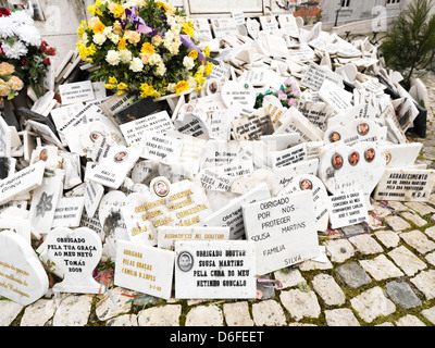 Lisbona, Portogallo, targhe commemorative presso il memoriale per il Dottor Sousa Martins Foto Stock