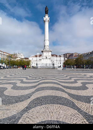 Lisbona, Portogallo, Praça do Rossio, con la statua del re Pedro IV Foto Stock