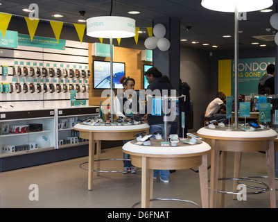 EE (tutto dappertutto) - Mobile Phone Store - Camden Town - Londra Foto Stock