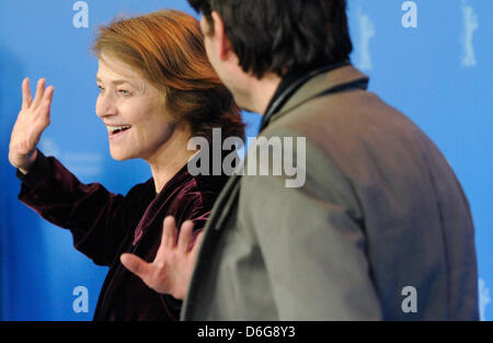 British attrice Charlotte Rampling e direttore Barnaby Southcombe frequentare il photocall per il film "Io Anna' durante il 62° Festival Internazionale del Cinema di Berlino, Berlino, Germania, 12 febbraio 2012. Il film è presentato nella sezione Berlinale Special presso la sessantaduesima Berlinale in esecuzione dal 09 al 19 febbraio. Foto: Maurizio Gambarini Foto Stock