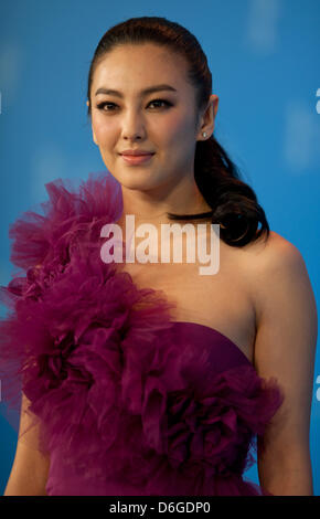 Attrice cinese Zhang Yuqi assiste il photocall per il film 'White Deer Plain" ("Bai Lu yuan') durante il 62° Festival Internazionale del Cinema di Berlino, Berlino, Germania, 15 febbraio 2012. Il film è presentato in concorso alla sessantaduesima Berlinale in esecuzione dal 09 al 19 febbraio. Foto: Tim Brakemeier Foto Stock