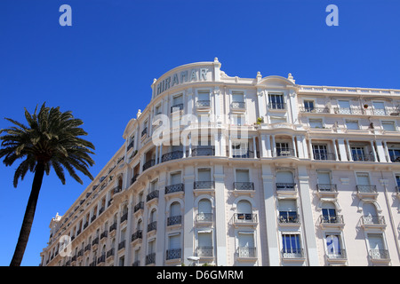 Il Miramar edificio in Cannes Croisette, Costa Azzurra, Francia Foto Stock