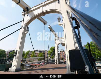 Amsterdam, Paesi Bassi, Ziehbruecke Skinny Bridge Foto Stock