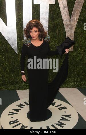 Attrice britannica, autore e opinionista Joan Collins assiste il 2012 Vanity Fair Oscar Party al Sunset Tower di Los Angeles, Stati Uniti d'America, 26 Februar 2012. Foto: Hubert Boesl Foto Stock