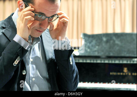 FILE - un file foto datata 23 febbraio 2012 mostra Russian-German pianista Igor Levit in Hannover, Germania. Levit è stato nominato Bbc New Generation Artist di recente. Foto: BARBORA PREKOPOVA Foto Stock