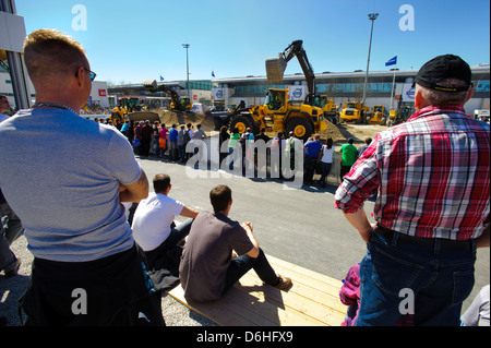 Il mondo più grande fiera di macchine edili, intitolato BAUMA 2013, si svolge dal 15.-21. Aprile 2013 a Monaco di Baviera, Germania Foto Stock