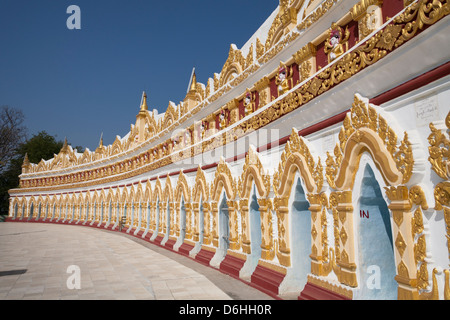 U Min Thonze Pagoda, Sagaing, vicino a Mandalay, Myanmar (Birmania) Foto Stock