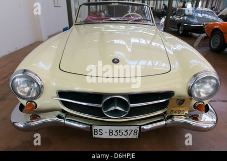 Una vista di Mercedes Benz 190 SL 1961 auto Foto Stock