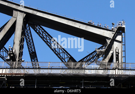 Il Sydney Harbour Bridge scalatori Foto Stock