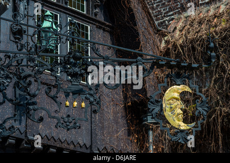 Artistico elemento di forgiatura a Bruges, Belgio Foto Stock