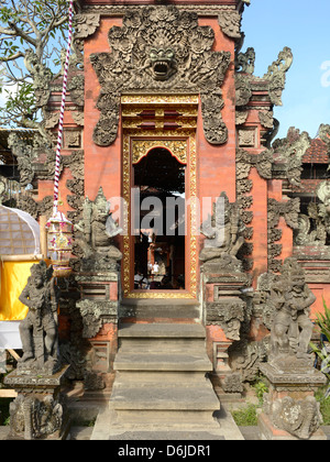 Gate di una benestante famiglia Balinese, Ubud, Bali, Indonesia, Asia sud-orientale, Asia Foto Stock