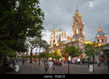 La Iglesia Catedral, la cattedrale principale su 9 Julio Square, Città di Salta, Argentina, Sud America Foto Stock