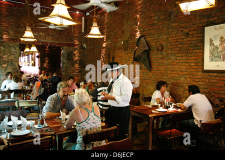 Il famoso Doa Salta ristorante che serve cibo tipico di Salta e nella regione nordoccidentale, Salta city, Argentina, Sud America Foto Stock