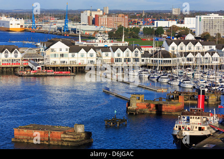 Città Quay nel Porto di Southampton, Hampshire, Inghilterra, Regno Unito, Europa Foto Stock