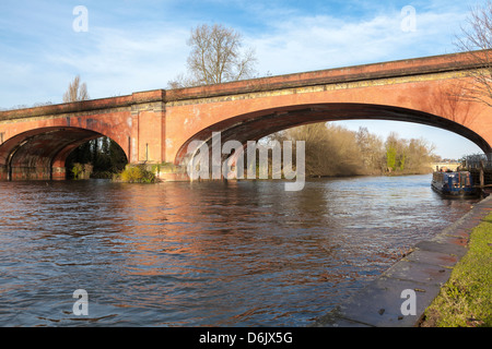 Ponte ferroviario Maidenhead, costruito da Isambard Kingdom Brunel e soprannominato il suono Arch, Maidenhead, Berkshire, Inghilterra, Regno Unito Foto Stock