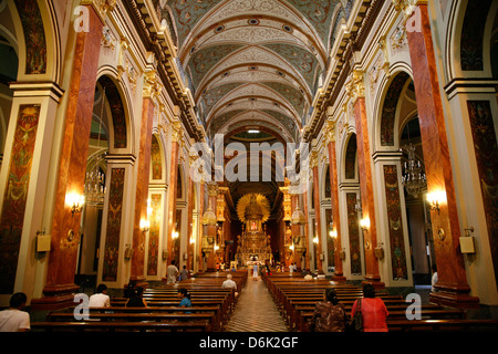 La Iglesia Catedral, la cattedrale principale su 9 Julio square, città di Salta, Argentina, Sud America Foto Stock