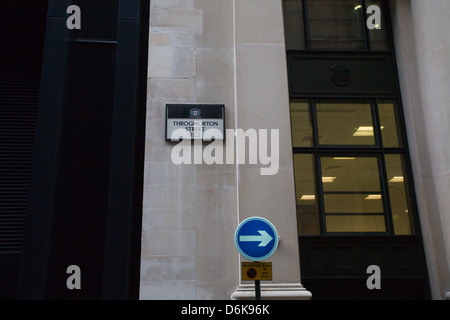 Un cartello stradale in Throgmorton Street, Londra Foto Stock